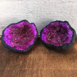 Coloured Geodes